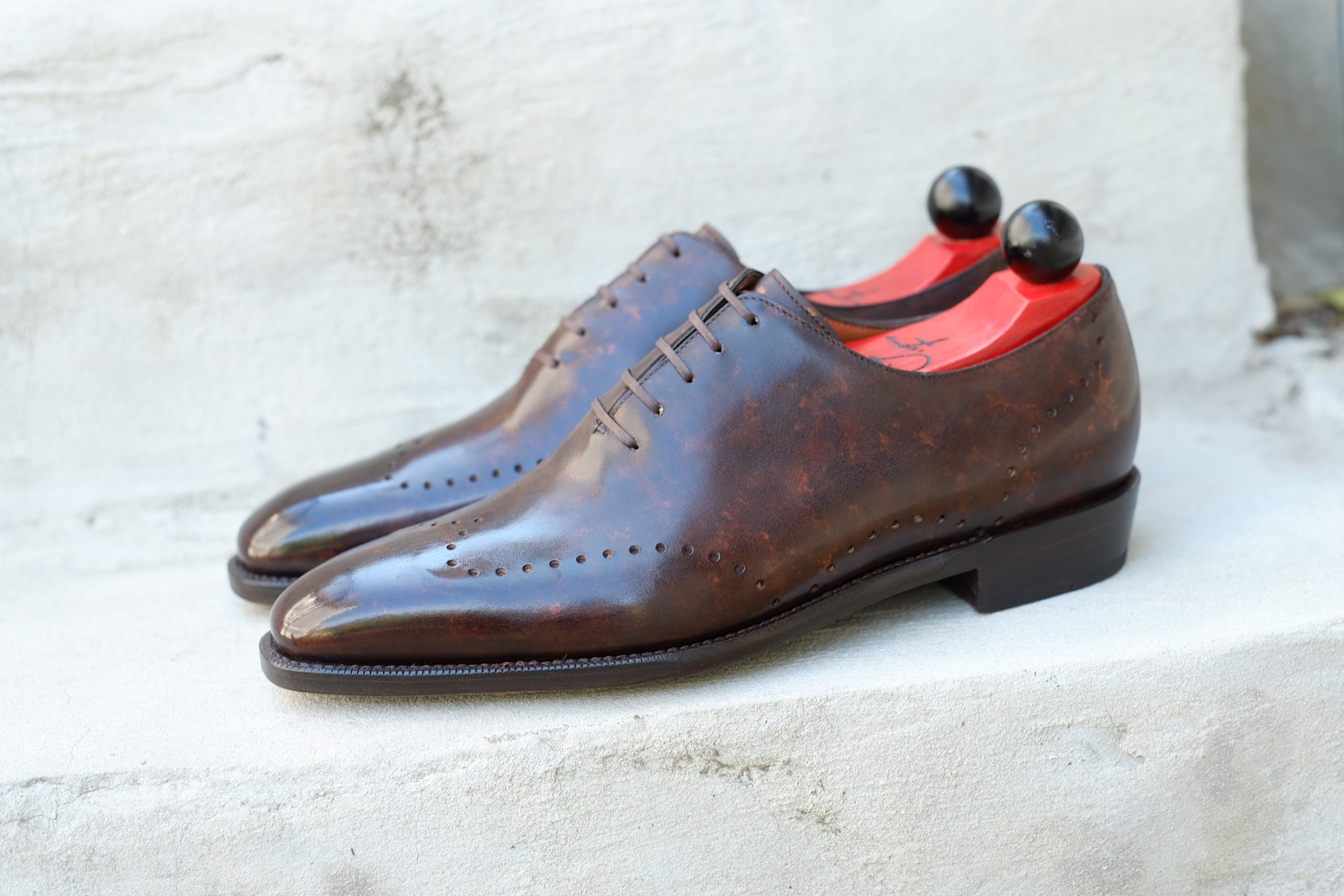 Tony II - Dark Brown Marble Patina - PRE SALE