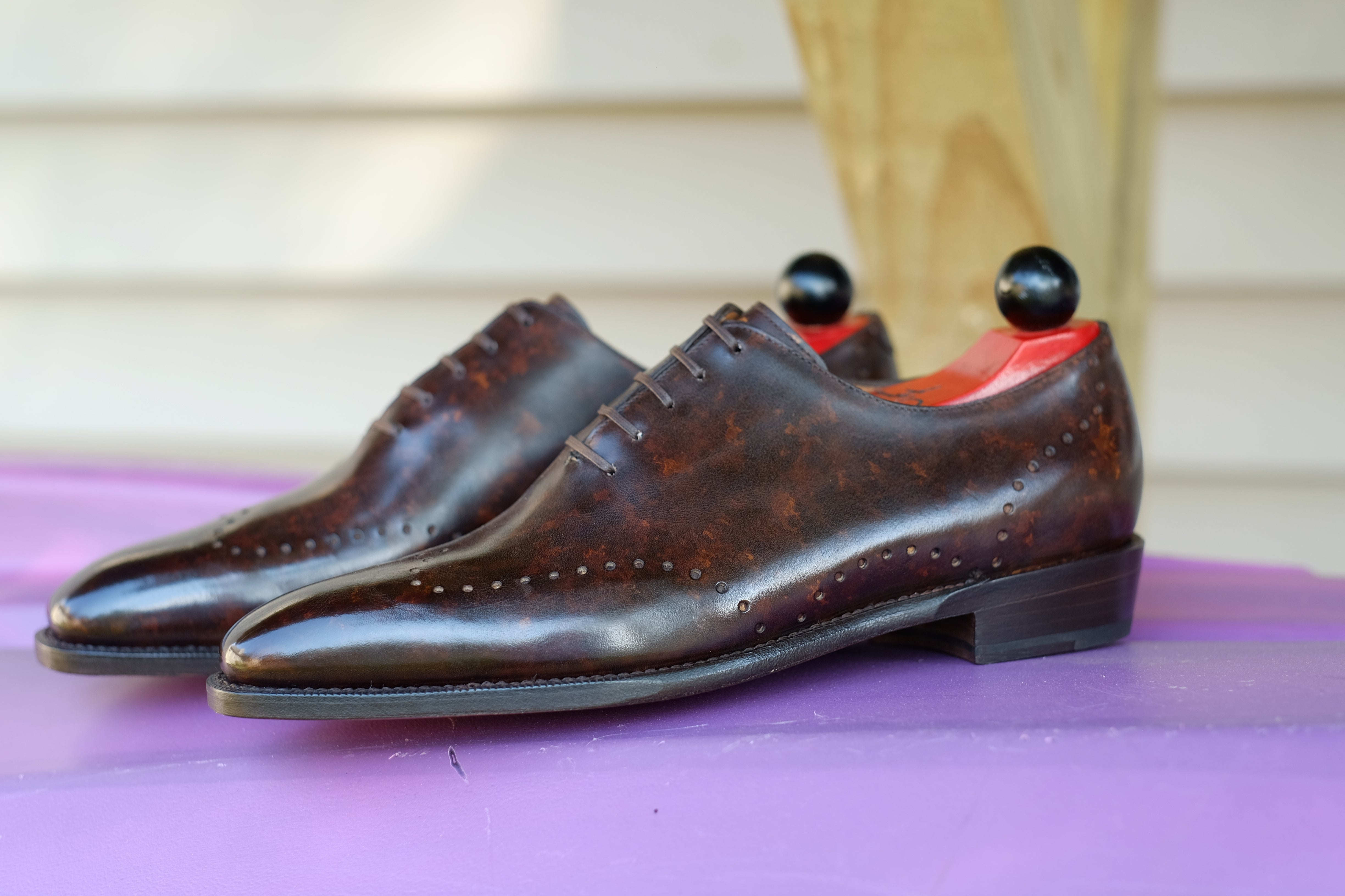 Tony II - Dark Brown Marble Patina - PRE SALE