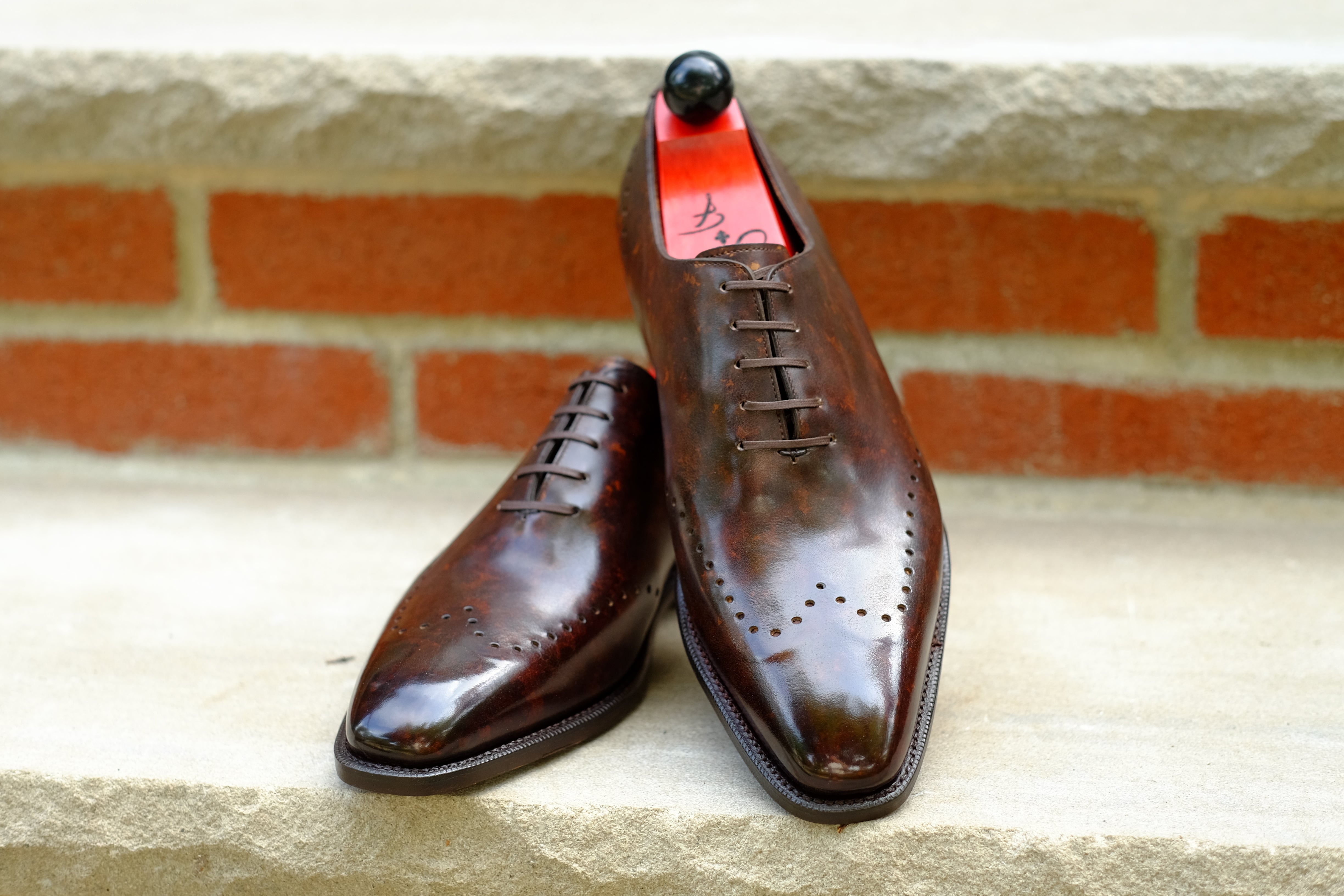 Tony II - Dark Brown Marble Patina - PRE SALE