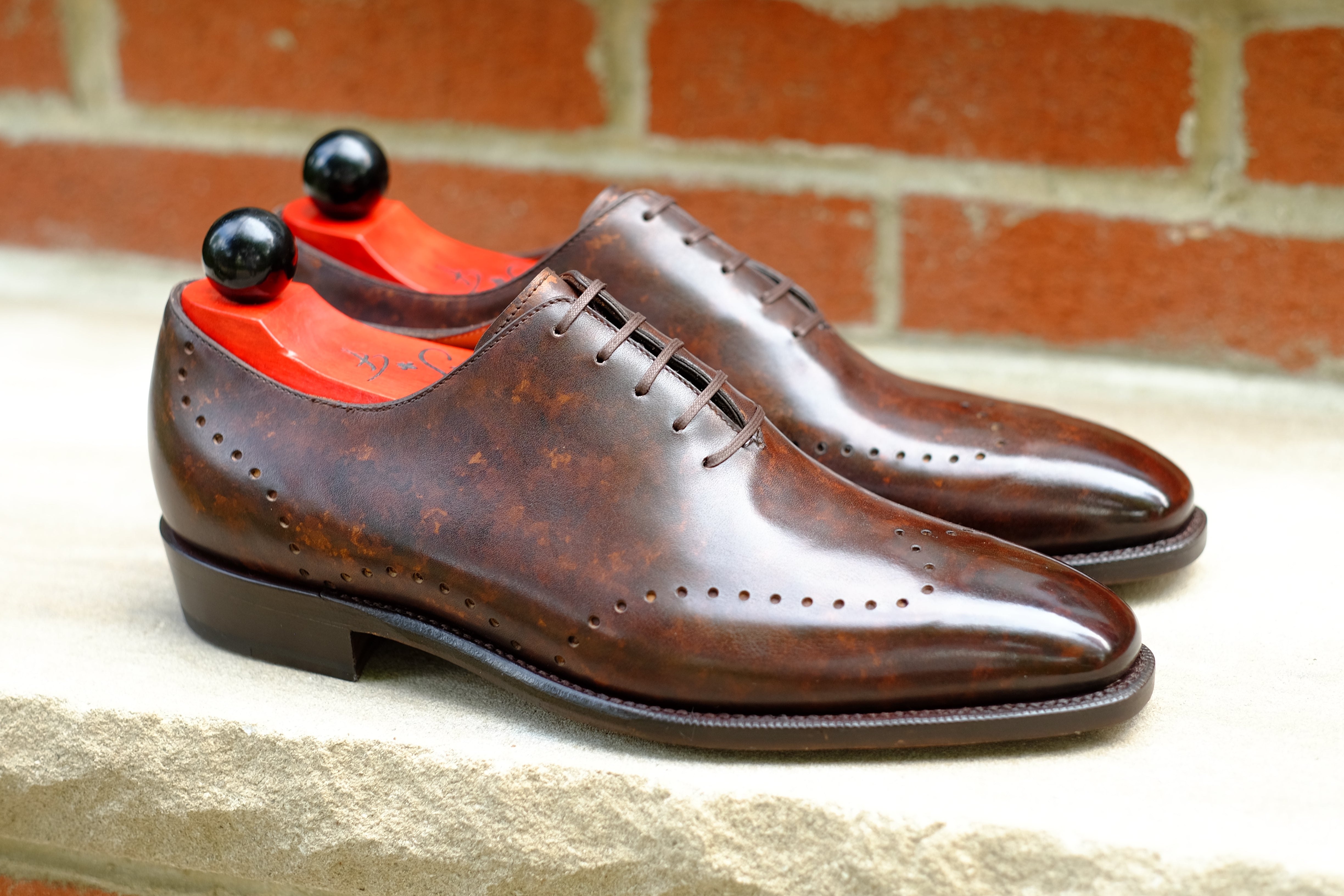 Tony II - Dark Brown Marble Patina - PRE SALE