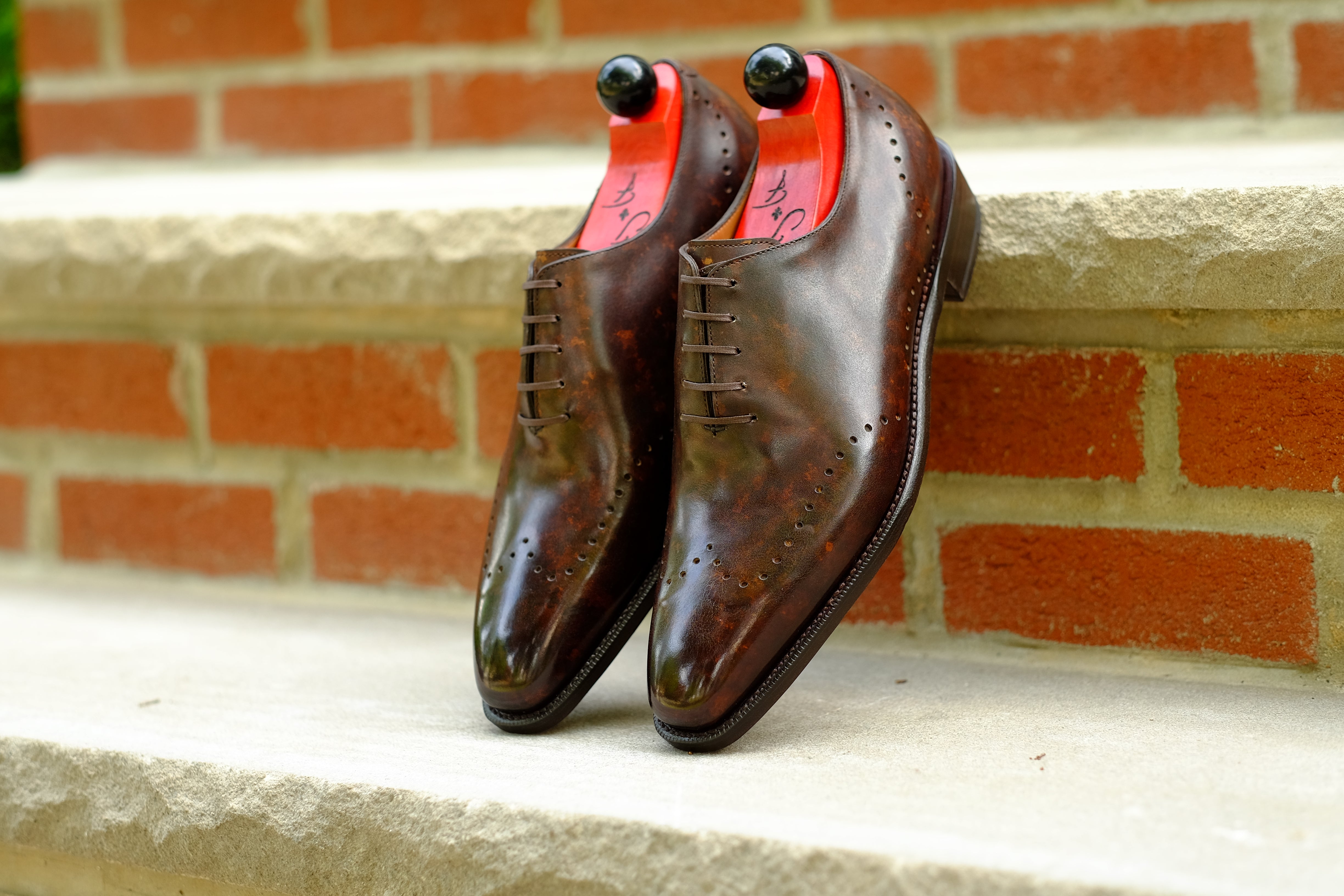 Tony II - Dark Brown Marble Patina - PRE SALE